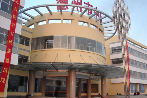 德州市中心醫(yī)院門診樓雨蓬、屋面造型工程